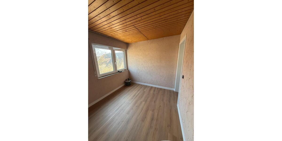 Etagenwohnung Nürtingen - 3 Zimmer, 87 m&sup2;, 1.300&euro; | Angebot:25932438