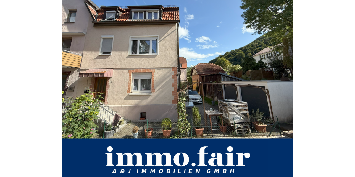 Einfamilienhaus Bad Urach - 8 Zimmer, 180 m&sup2;, 440.000&euro; | Angebot:22637086