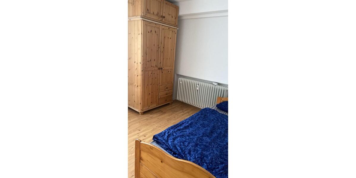 Erdgeschoßwohnung Neckartailfingen - 7 Zimmer, 180 m&sup2;, 1.700&euro; | Angebot:24813417