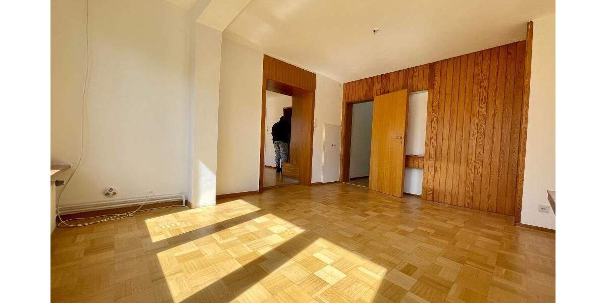 Doppelhaushälfte Renningen - 7 Zimmer, 155 m&sup2;, 2.200&euro; | Angebot:25898274