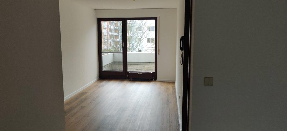 Etagenwohnung Sindelfingen Eichholz - 3.5 Zimmer, 102 m&sup2;, 1.340&euro; | Angebot:25615143