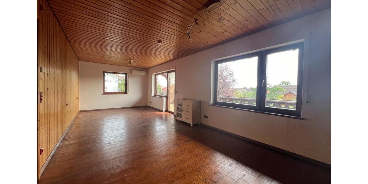 Dachgeschoßwohnung Neustetten - 3.5 Zimmer, 110 m&sup2;, 1.100&euro; | Angebot:24658937