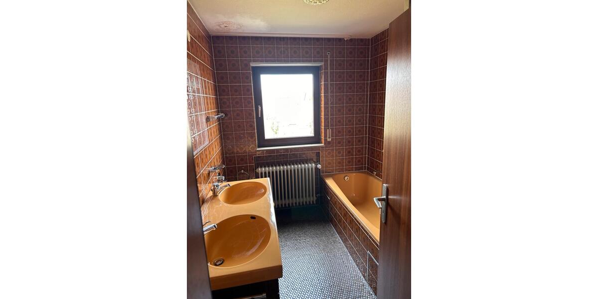 Reihenhaus Köngen - 8 Zimmer, 210 m&sup2;, 630.000&euro; | Angebot:27191337