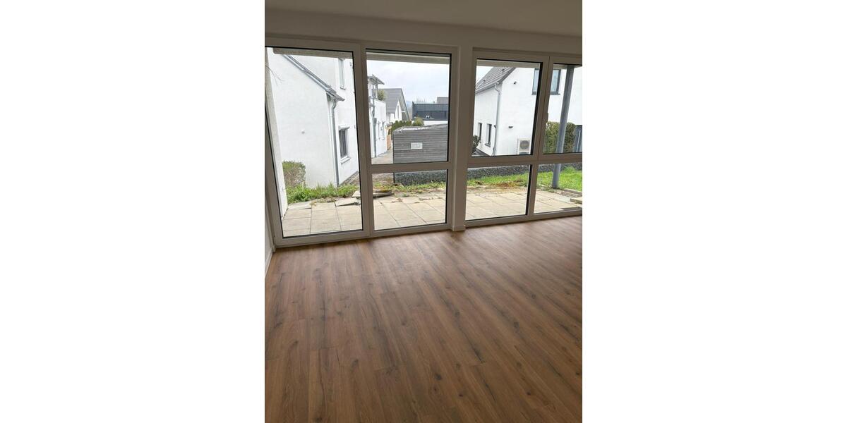 Erdgeschoßwohnung Mössingen - 4.5 Zimmer, 150 m&sup2;, 1.800&euro; | Angebot:26200102