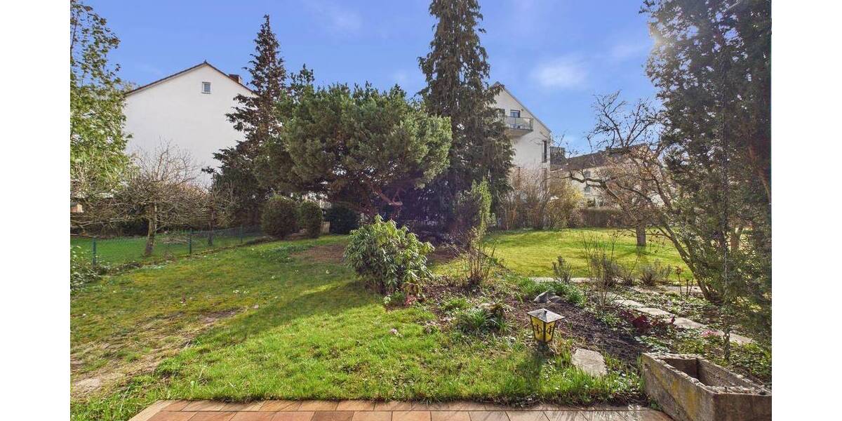 Einfamilienhaus Stuttgart Dürrlewang - 8 Zimmer, 170 m&sup2;, 559.000&euro; | Angebot:26043137