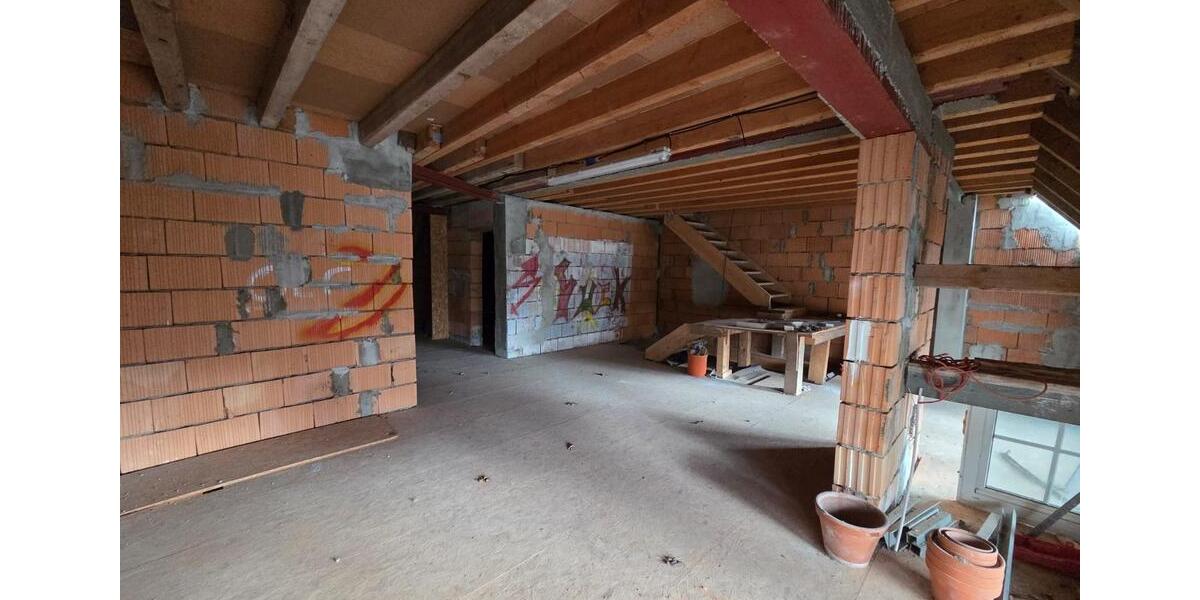 Reihenhaus Deckenpfronn - 7 Zimmer, 210 m&sup2;, 175.000&euro; | Angebot:25650202