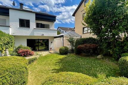 Haus Böblingen - 4 Zimmer, 143 m&sup2;, 2.750&euro; | Angebot:26378141
