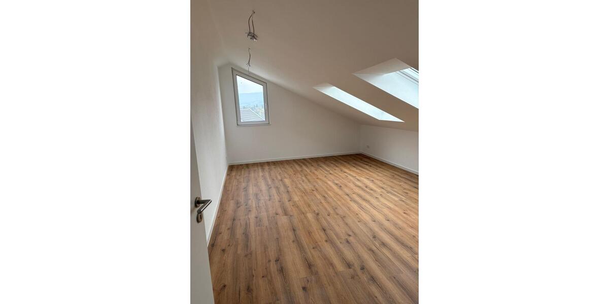 Etagenwohnung Mössingen - 4 Zimmer, 126 m&sup2;, 1.550&euro; | Angebot:26431361