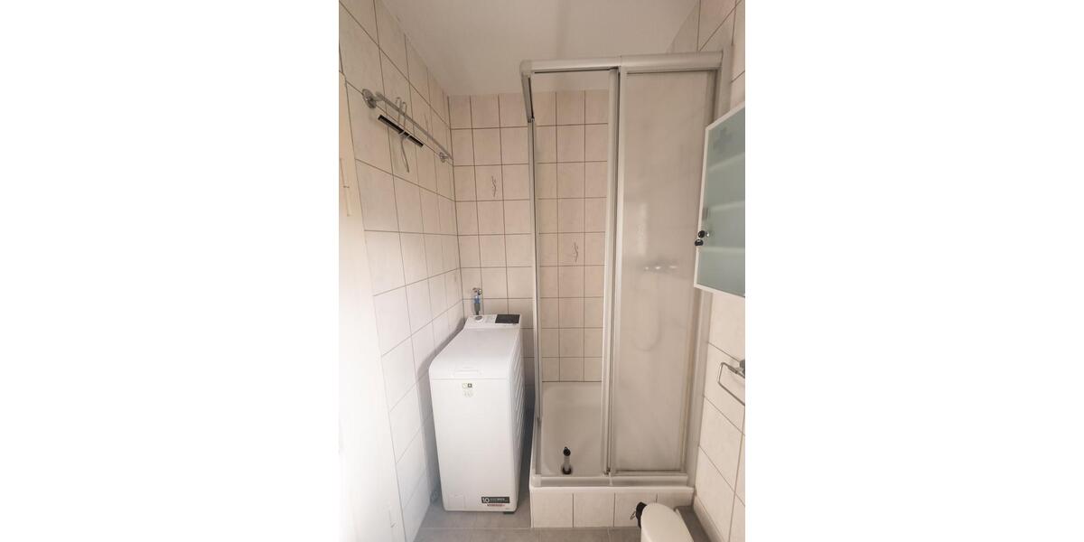 Hochparterre Stuttgart Degerloch - 1.5 Zimmer, 28 m&sup2;, 785&euro; | Angebot:25840408