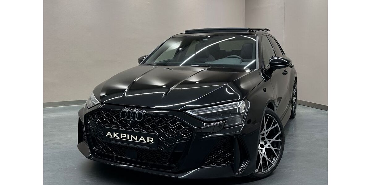 Audi RS3 8.300 km 64.800 &euro; Holzgerlingen 71088