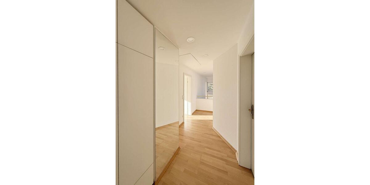 Einfamilienhaus Nürtingen - 5.5 Zimmer, 175 m&sup2;, 2.500&euro; | Angebot:24571134