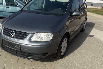 VW Touran 227.000 km 799 &euro; Rangendingen 72414