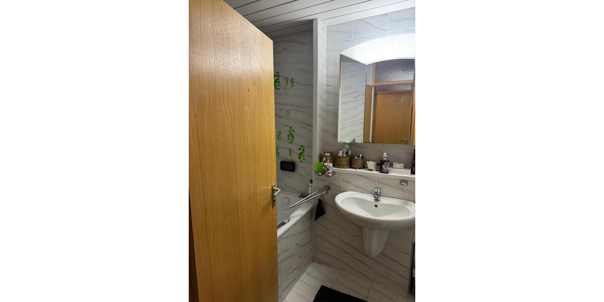 Etagenwohnung Sindelfingen Eichholz - 4.5 Zimmer, 110 m&sup2;, 340.000&euro; | Angebot:24561136