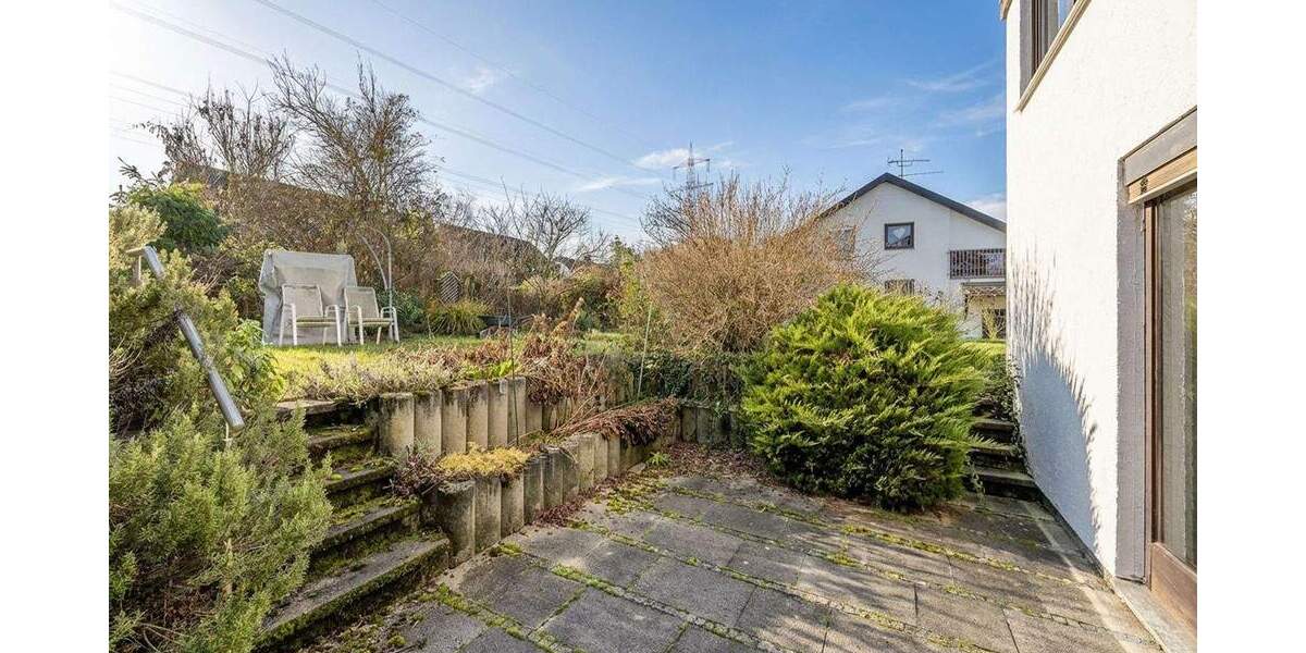 Einfamilienhaus Nürtingen - 7 Zimmer, 282 m&sup2;, 949.000&euro; | Angebot:25671696