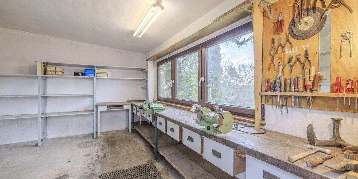 Einfamilienhaus Stuttgart Büsnau - 8 Zimmer, 149 m&sup2;, 820.000&euro; | Angebot:25745112