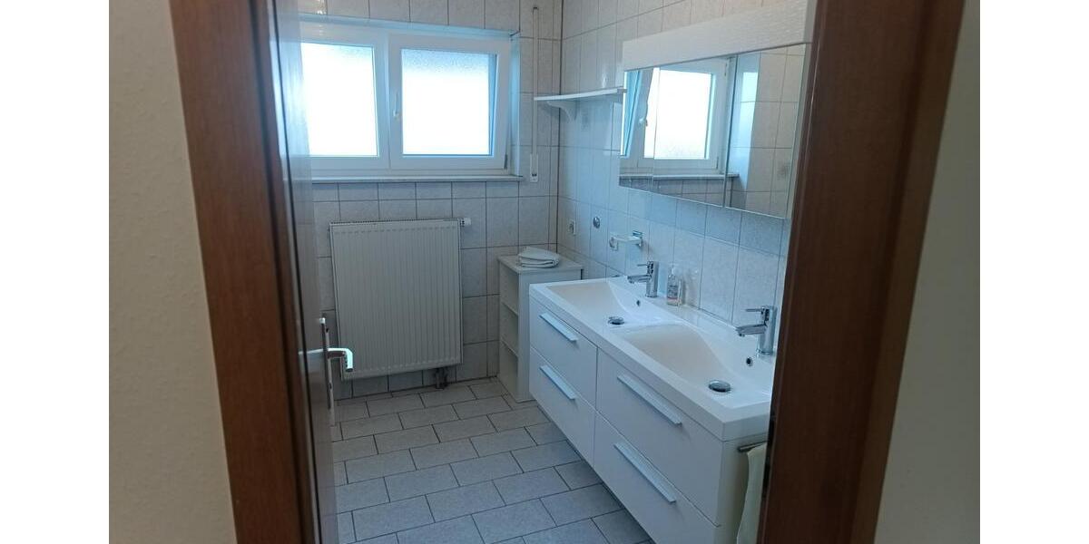 Erdgeschoßwohnung Rottenburg am Neckar - 3.5 Zimmer, 90 m&sup2;, 1.300&euro; | Angebot:25838278