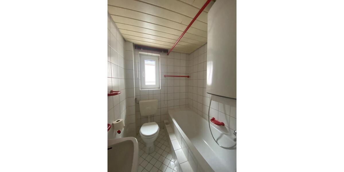 Dachgeschoßwohnung Metzingen - 3 Zimmer, 70 m&sup2;, 840&euro; | Angebot:25638357