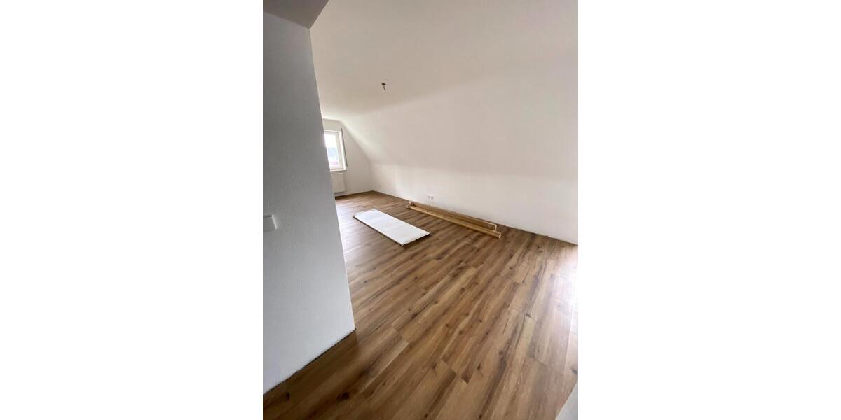 Etagenwohnung Gäufelden - 4.5 Zimmer, 85 m&sup2;, 297.000&euro; | Angebot:25420835