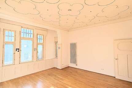 Wohnung Stuttgart Stuttgart-Mitte - 5.5 Zimmer, 196 m&sup2;, 3.277&euro; | Angebot:25975381