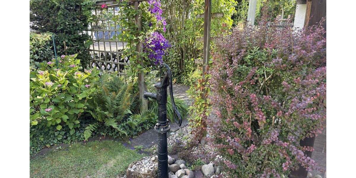 Einfamilienhaus Böblingen - 6 Zimmer, 196 m&sup2;, 895.000&euro; | Angebot:25733305