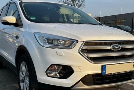 Ford Kuga 182.000 km 9.399 &euro; Böblingen 71032