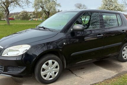 Skoda Fabia 99.800 km 4.500 &euro; Waldenbuch 71111