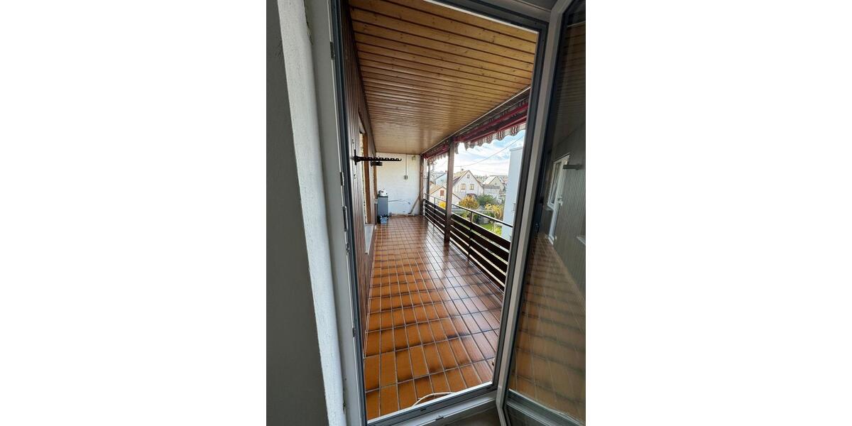 Etagenwohnung Ofterdingen - 4 Zimmer, 100 m&sup2;, 1.300&euro; | Angebot:25963170