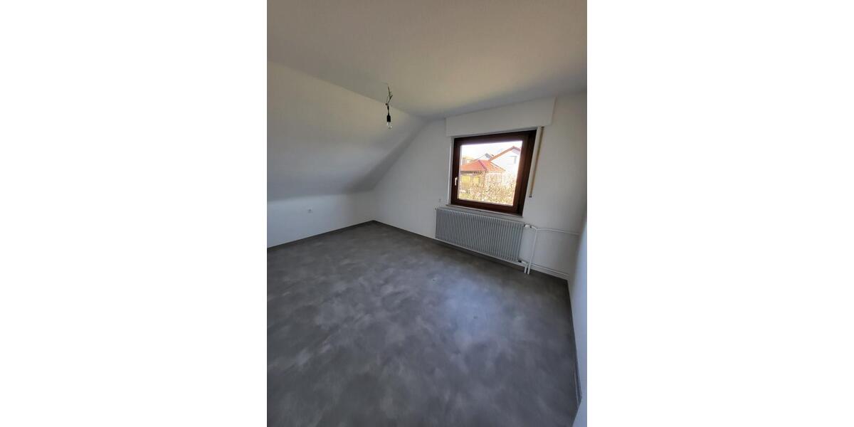 Einfamilienhaus Nagold - 8 Zimmer, 140 m&sup2;, 1.300&euro; | Angebot:25843300