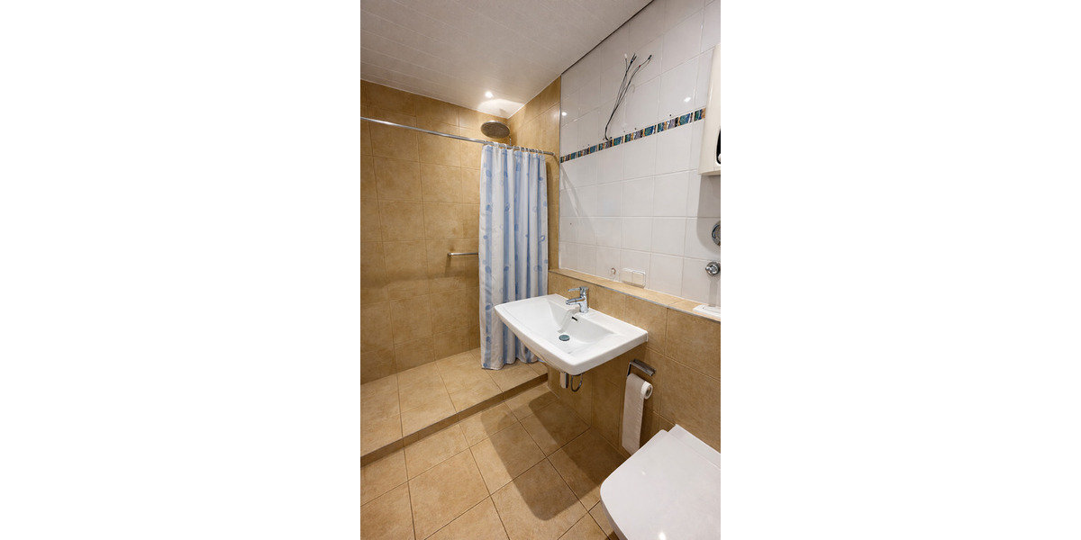 Mehrfamilienhaus, Wohnhaus Stuttgart Degerloch - 8 Zimmer, 181 m&sup2;, 778.000&euro; | Angebot:25836698