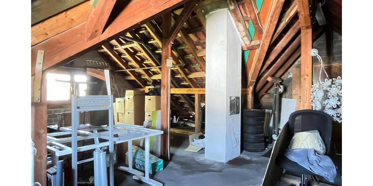 Mehrfamilienhaus, Wohnhaus Herrenberg - 7 Zimmer, 220 m&sup2;, 695.000&euro; | Angebot:25780767