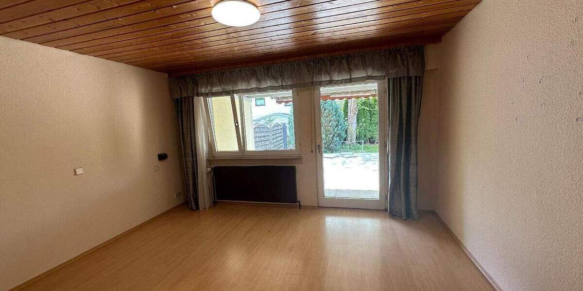 Mehrfamilienhaus, Wohnhaus Althengstett - 5 Zimmer, 199 m&sup2;, 2.500&euro; | Angebot:25821147