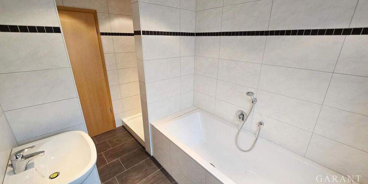 Mehrfamilienhaus, Wohnhaus Stuttgart Rohracker - 7 Zimmer, 198 m&sup2;, 1.000.000&euro; | Angebot:25781215