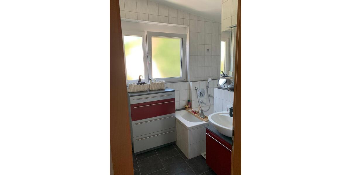Dachgeschoßwohnung Herrenberg - 3.5 Zimmer, 70 m&sup2;, 419.000&euro; | Angebot:27494874