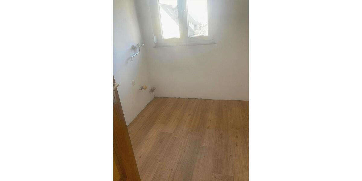 Etagenwohnung Herrenberg - 2.5 Zimmer, 75 m&sup2;, 1.100&euro; | Angebot:25639869