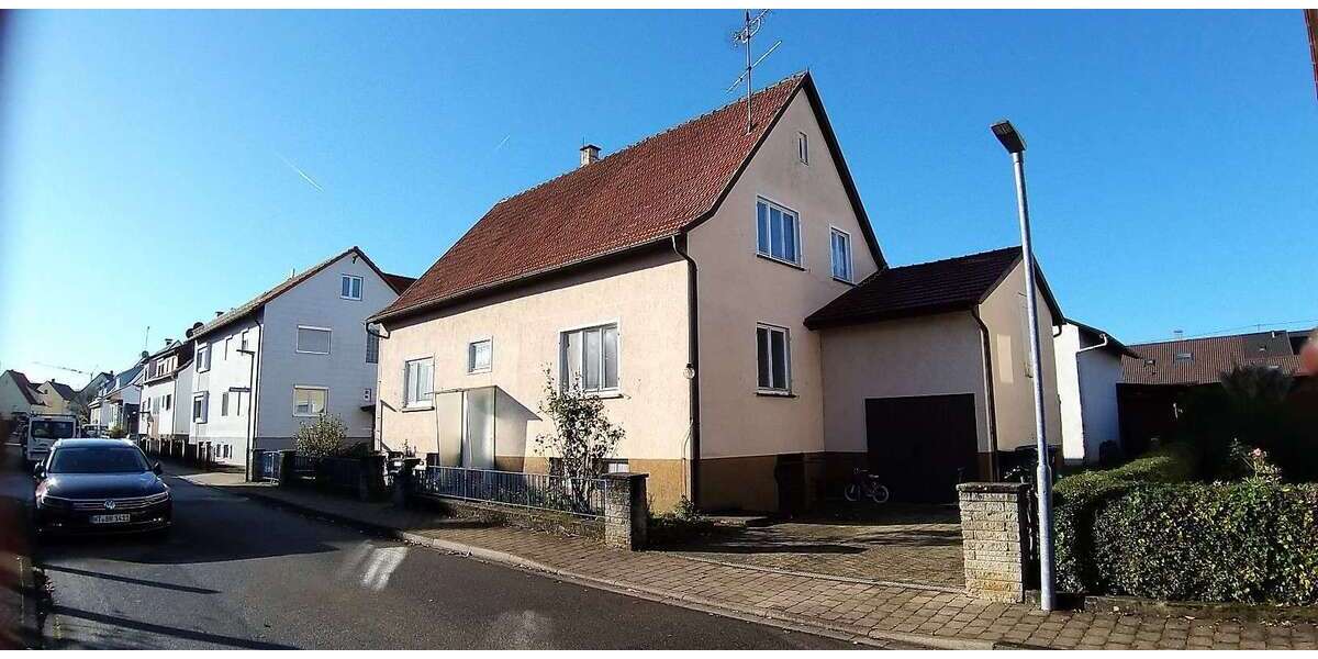 Einfamilienhaus Riederich - 7 Zimmer, 150 m&sup2;, 490.000&euro; | Angebot:23249259