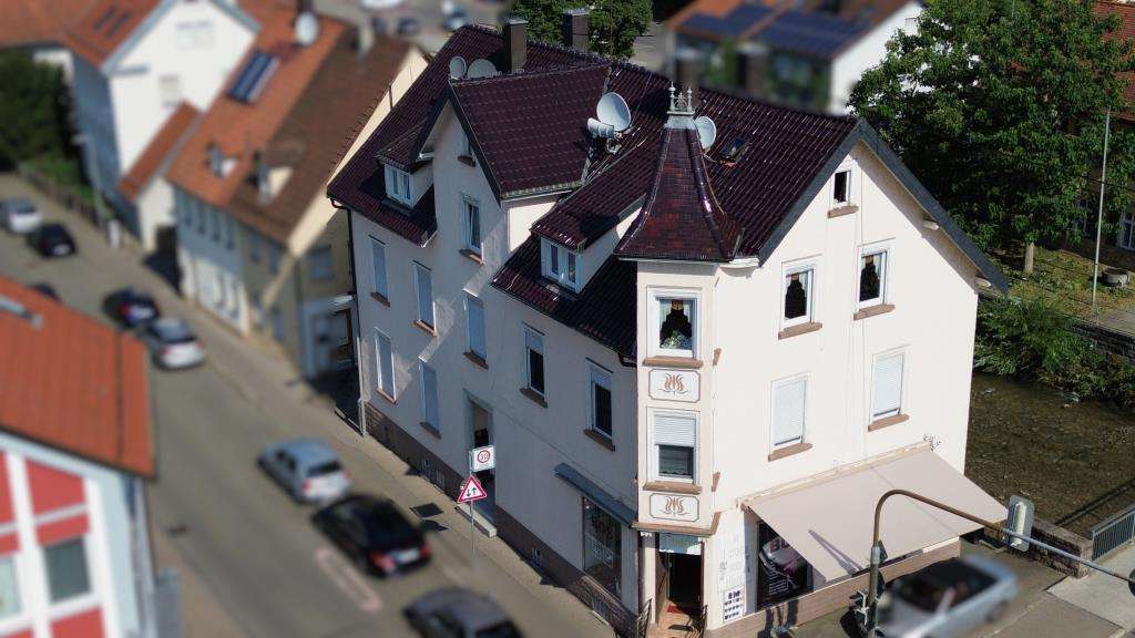 Einfamilienhaus Reutlingen Reutlingen-Betzingen - 15 Zimmer, 337 m&sup2;, 775.000&euro; | Angebot:27272118