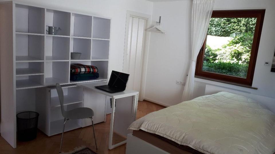 Hochparterre Stuttgart Stuttgart-West - 3 Zimmer, 100 m&sup2;, 1.620&euro; | Angebot:25873597