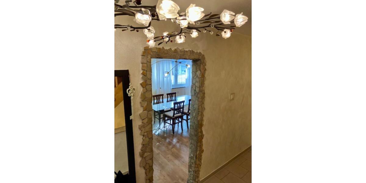 Maisonettenwohnung Metzingen - 5 Zimmer, 152 m&sup2;, 1.700&euro; | Angebot:24142093