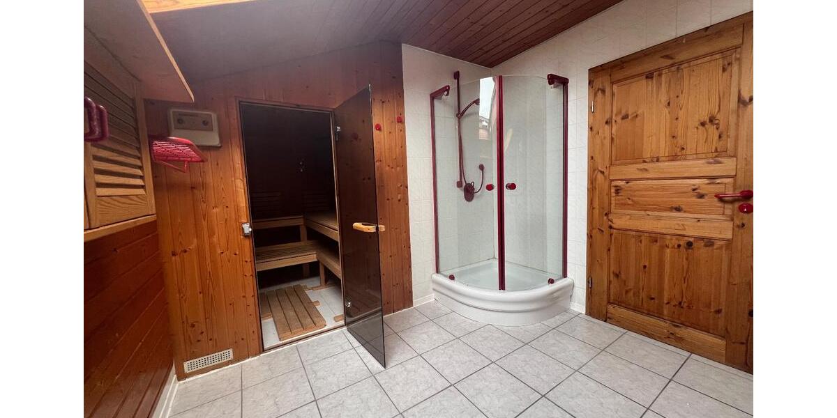 Dachgeschoßwohnung Neustetten - 3.5 Zimmer, 110 m&sup2;, 1.100&euro; | Angebot:24658937