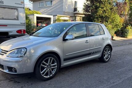 VW Golf 124.000 km 5.999 &euro; Hechingen 72379