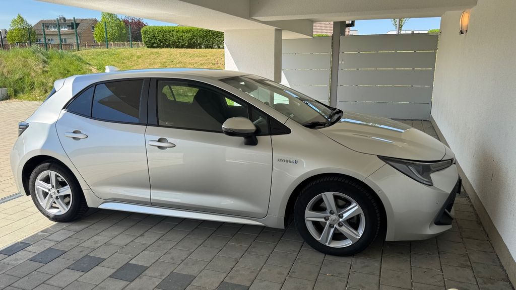 Toyota Corolla 61.300 km 17.900 &euro; Stuttgart 70599