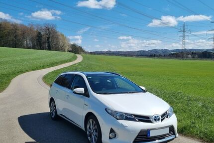 Toyota Auris Touring Sports 156.900 km 11.999 &euro; Stuttgart 70191