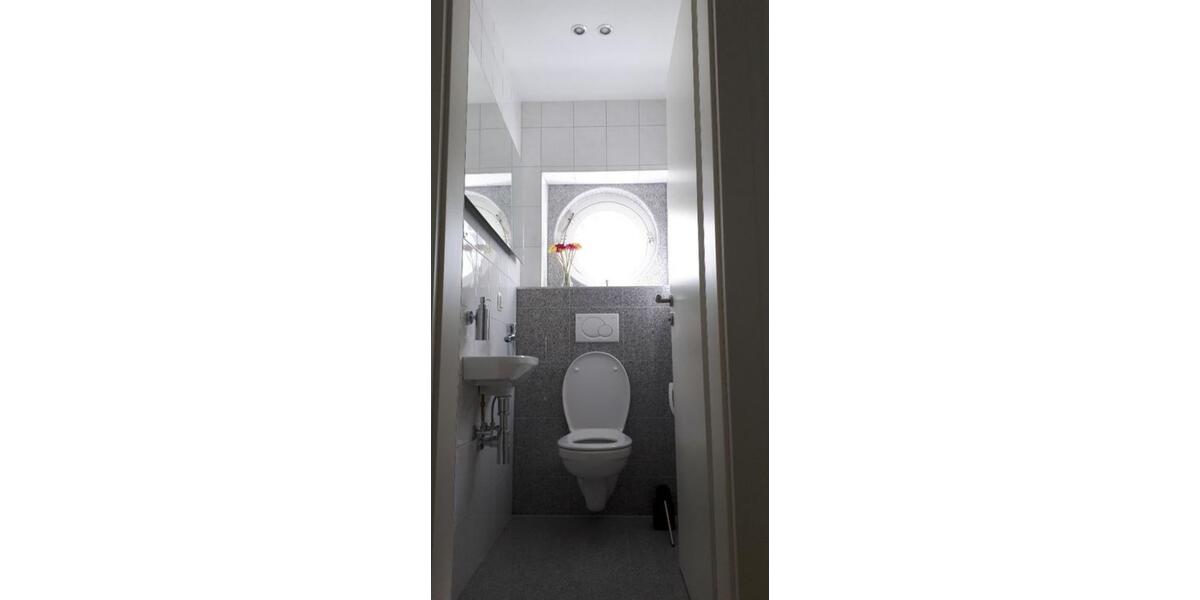 Hochparterre Stuttgart Stuttgart-West - 3 Zimmer, 100 m&sup2;, 1.620&euro; | Angebot:25873597