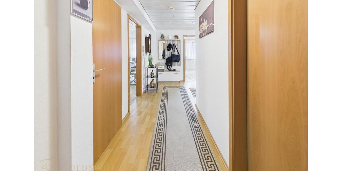 Etagenwohnung Neuffen - 3 Zimmer, 86 m&sup2;, 1.050&euro; | Angebot:24491252