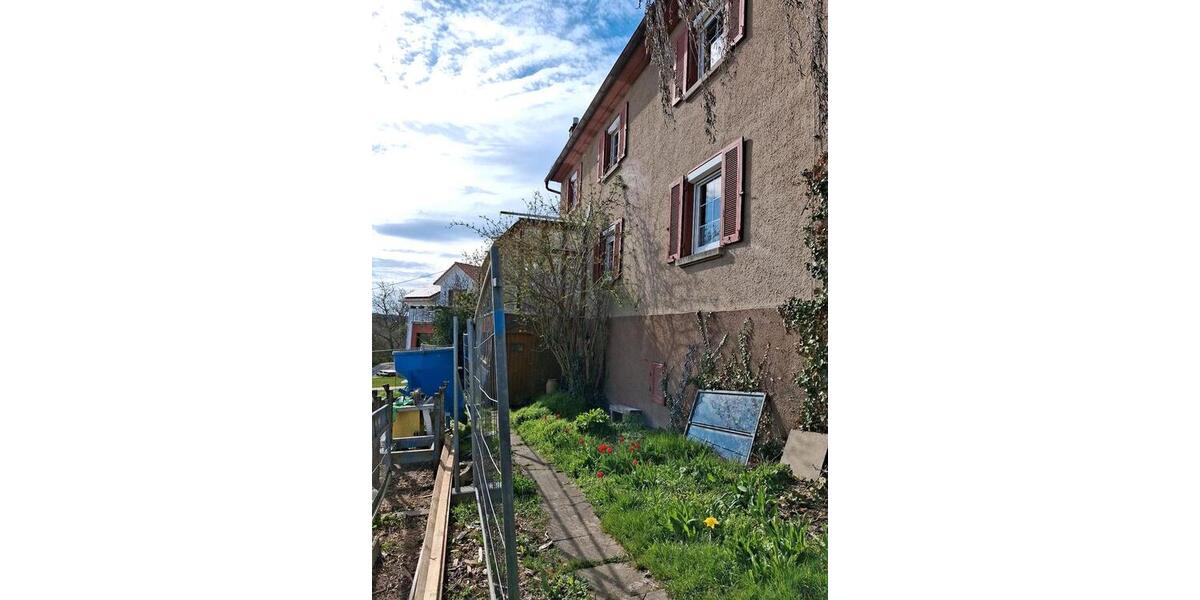 Etagenwohnung Pliezhausen - 4 Zimmer, 100 m&sup2;, 900&euro; | Angebot:26023532