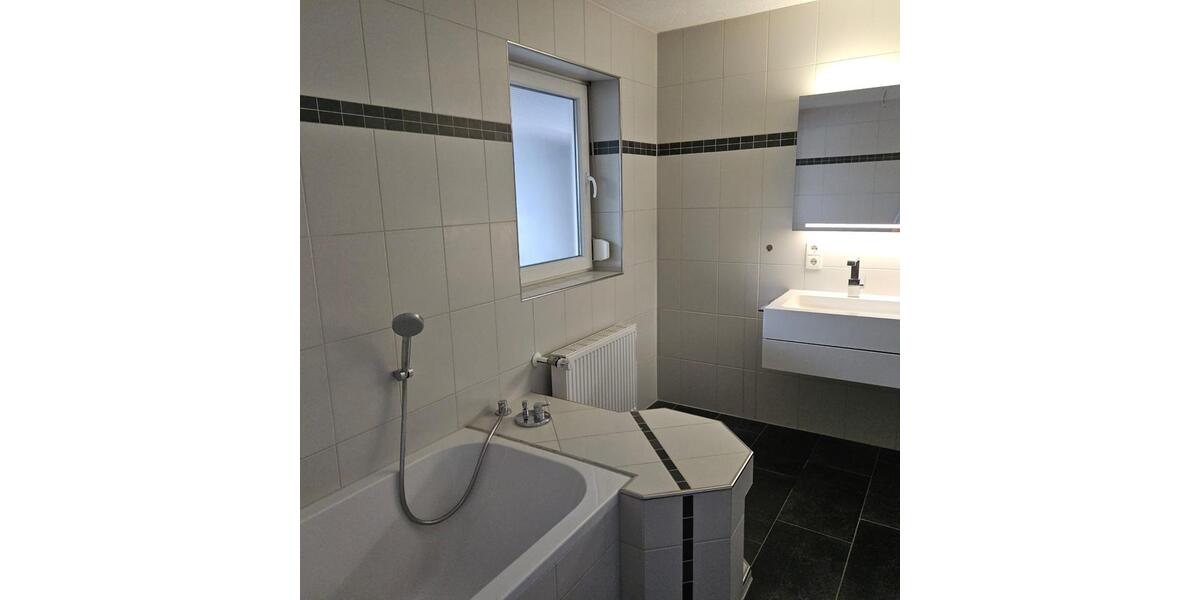 Erdgeschoßwohnung Haigerloch - 4 Zimmer, 140 m&sup2;, 1.400&euro; | Angebot:24395840