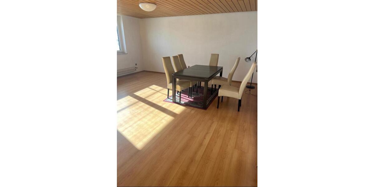 Etagenwohnung Böblingen - 5 Zimmer, 160 m&sup2;, 1.499&euro; | Angebot:25713647