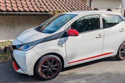 Toyota Aygo (X) 91.500 km 6.300 &euro; Pfullingen 72793