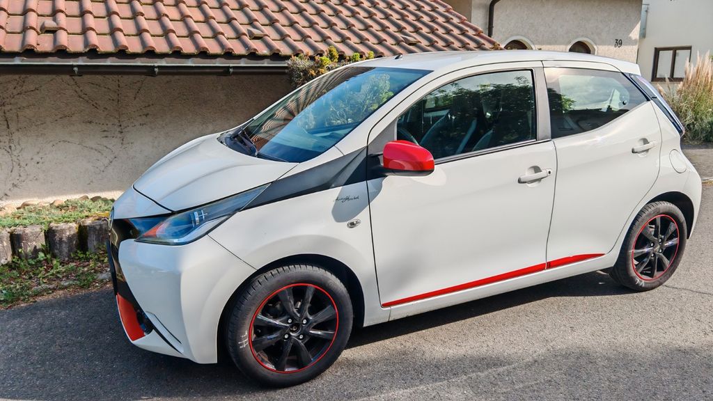 Toyota Aygo (X) 91.500 km 6.300 &euro; Pfullingen 72793