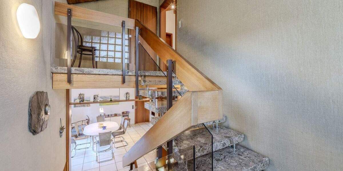 Einfamilienhaus Nürtingen - 7 Zimmer, 282 m&sup2;, 949.000&euro; | Angebot:25732743